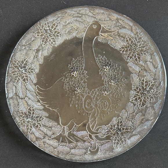 Glass Holiday Decorative Plate with Goose and Holly Design. Vintage - Picture 1 of 4